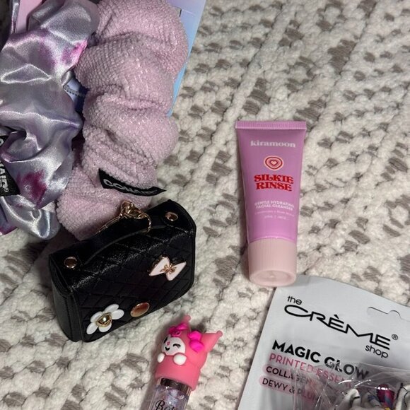 *BUNDLE* Mallows Cosmetic Bag FULL of Beauty Fun & Candle Perfect for Mom & Girl - Picture 10 of 16